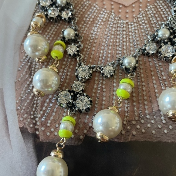 New - Anthropologie pearl accents statement necklace - Picture 4 of 6